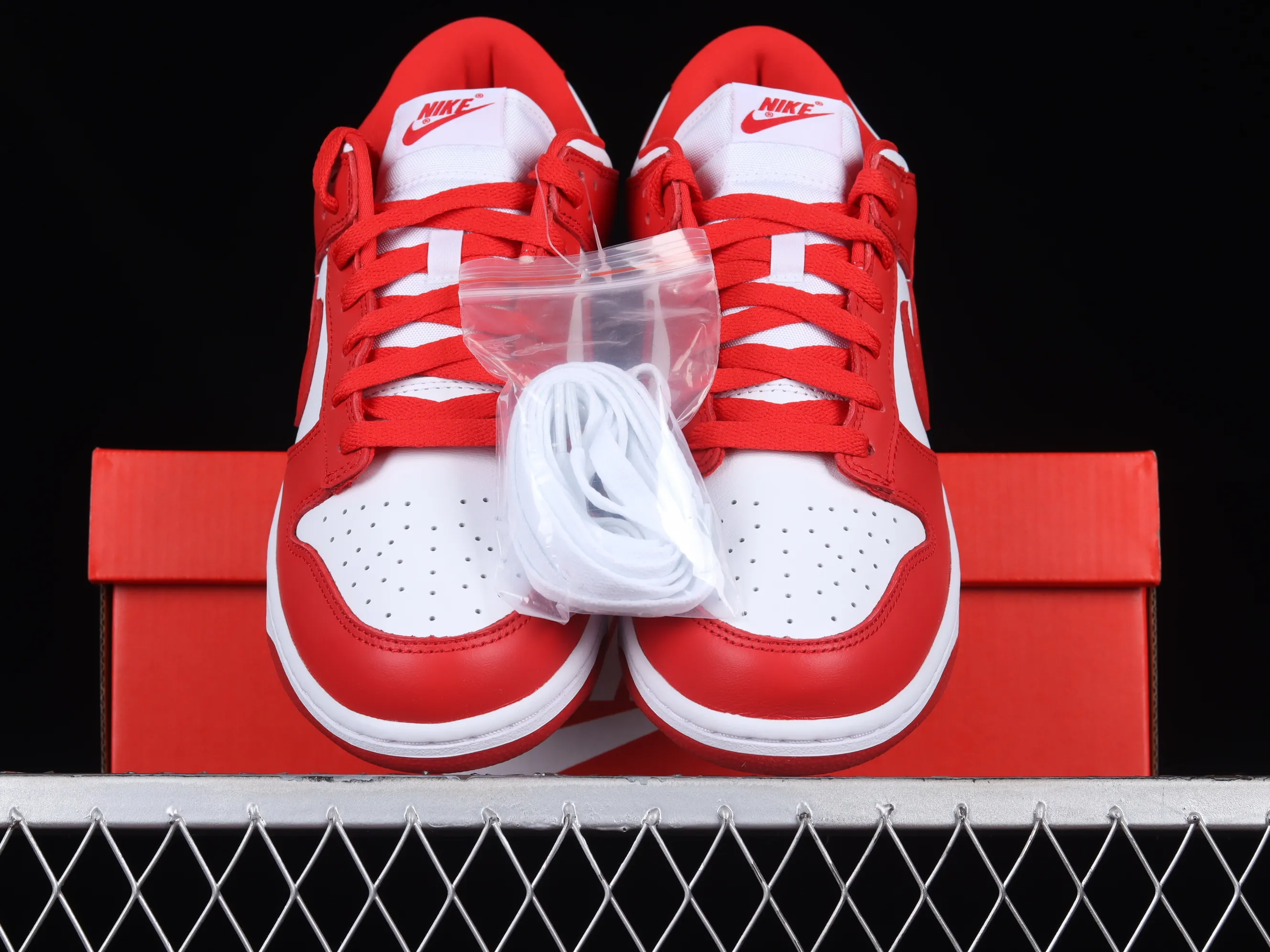 All categories Nk SB Dunk series Nk SB Dunk Low low-top sneakers M version pure original Nk Dunk Low SB "University Red" White and red Dunk series top layer low-top casual sports skateboard shoes CU1727-100